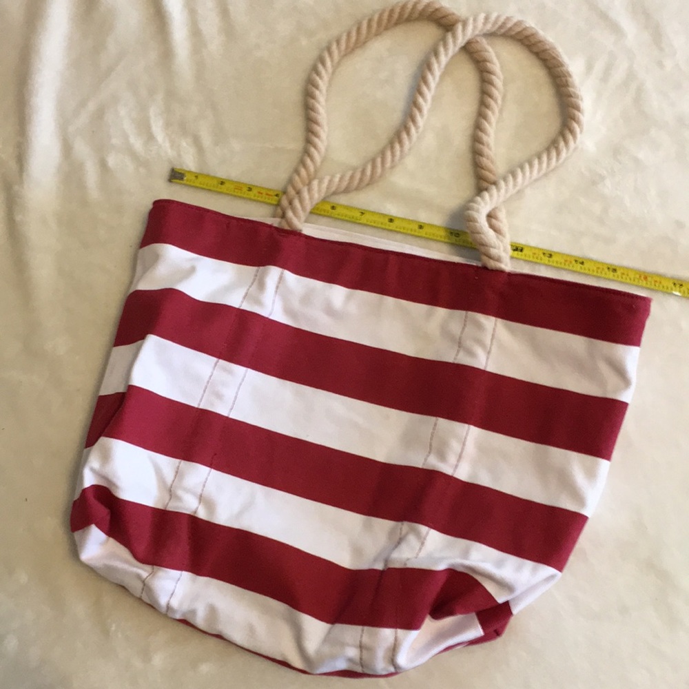 Fun stripped red/white cloth bag with rope handle